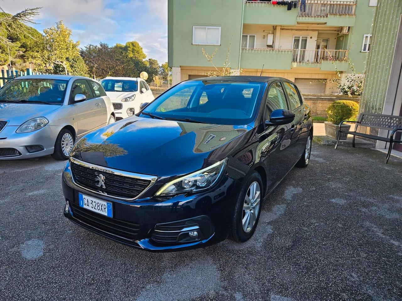 Peugeot 308 BlueHDi 130 S&S Business