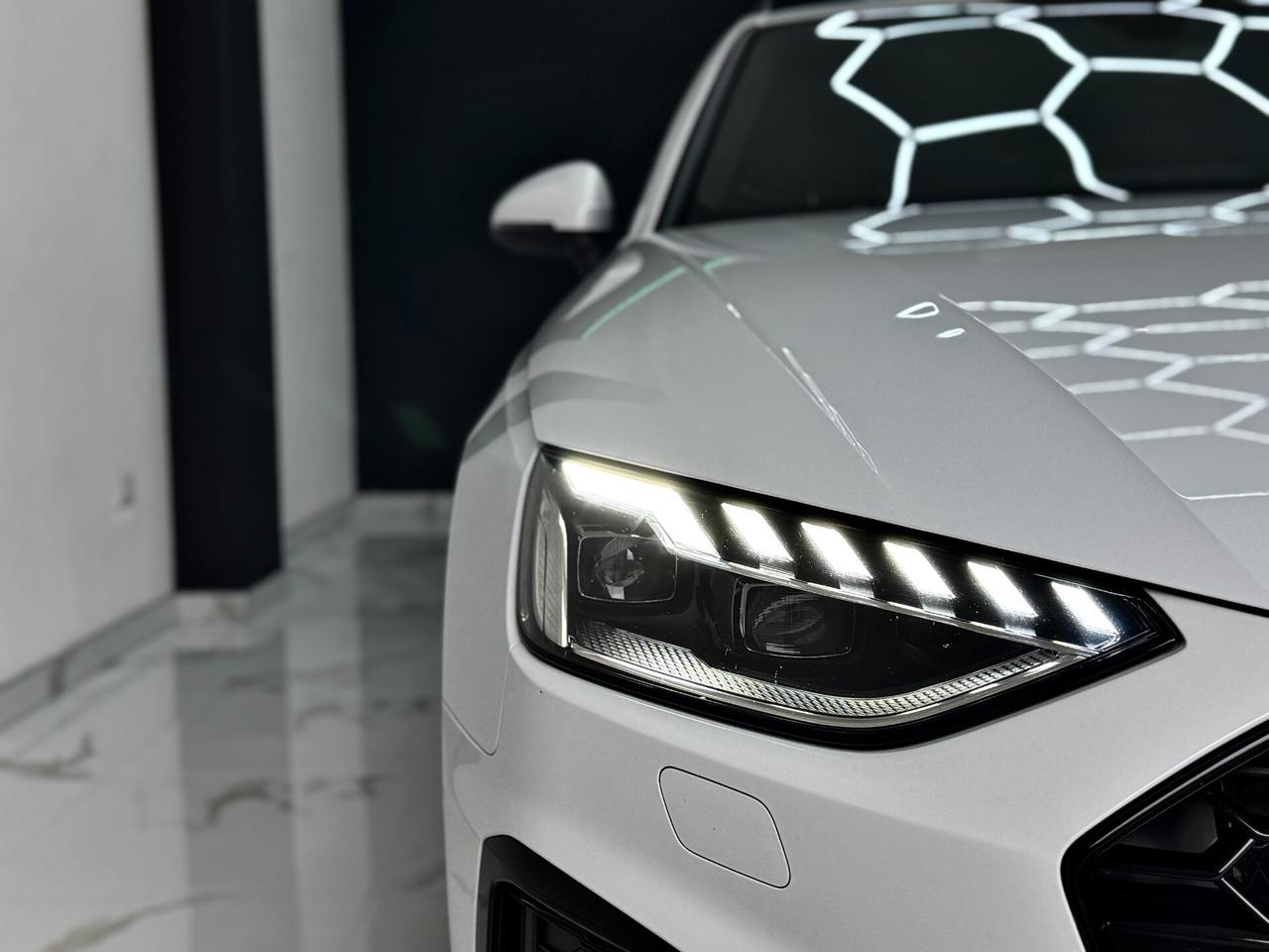 Audi A4 40 TDI MHEV quattro S line edition