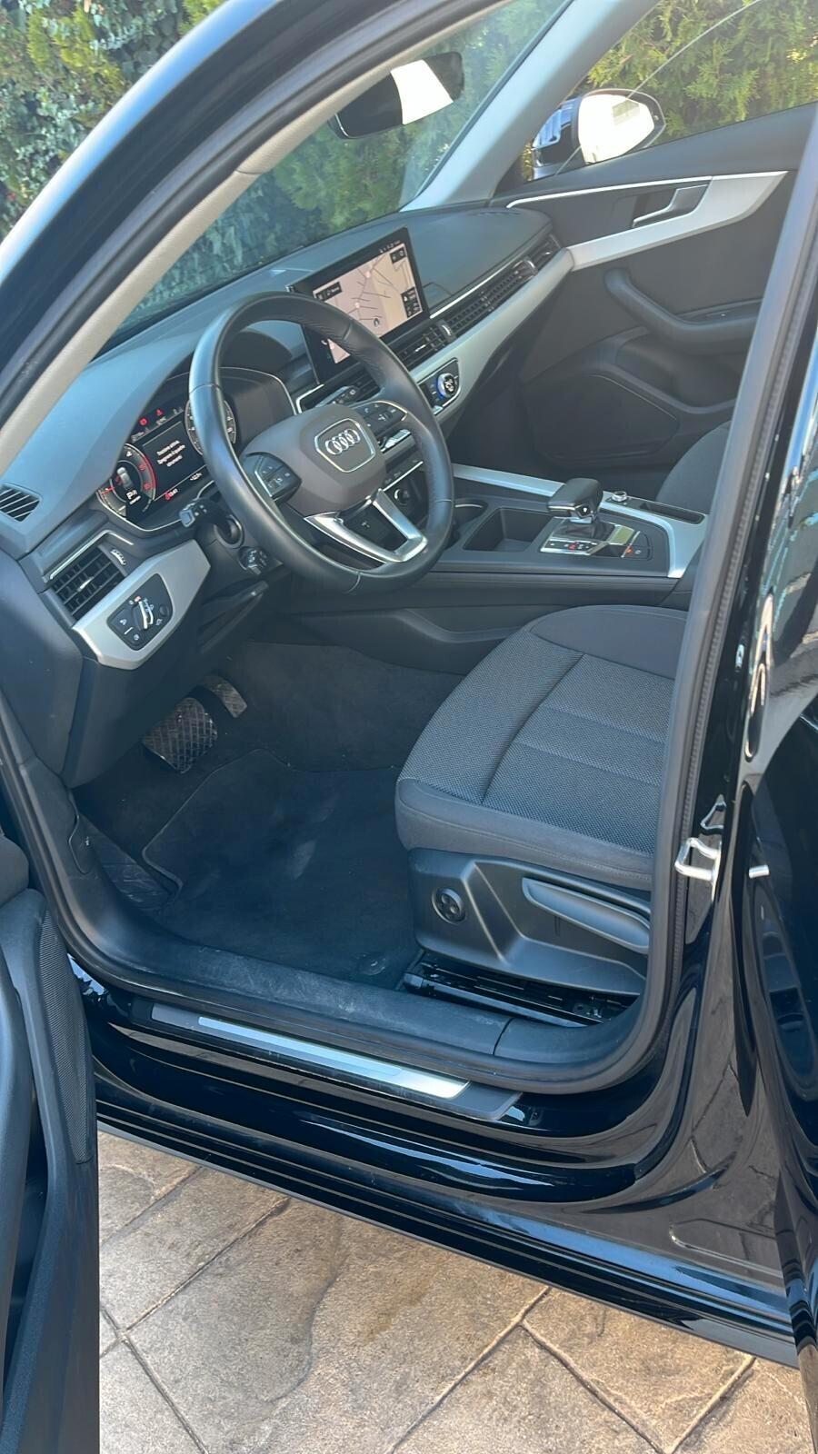 Audi A4 30 TDI/136 CV S tronic Business Advanced 28.000km 2023