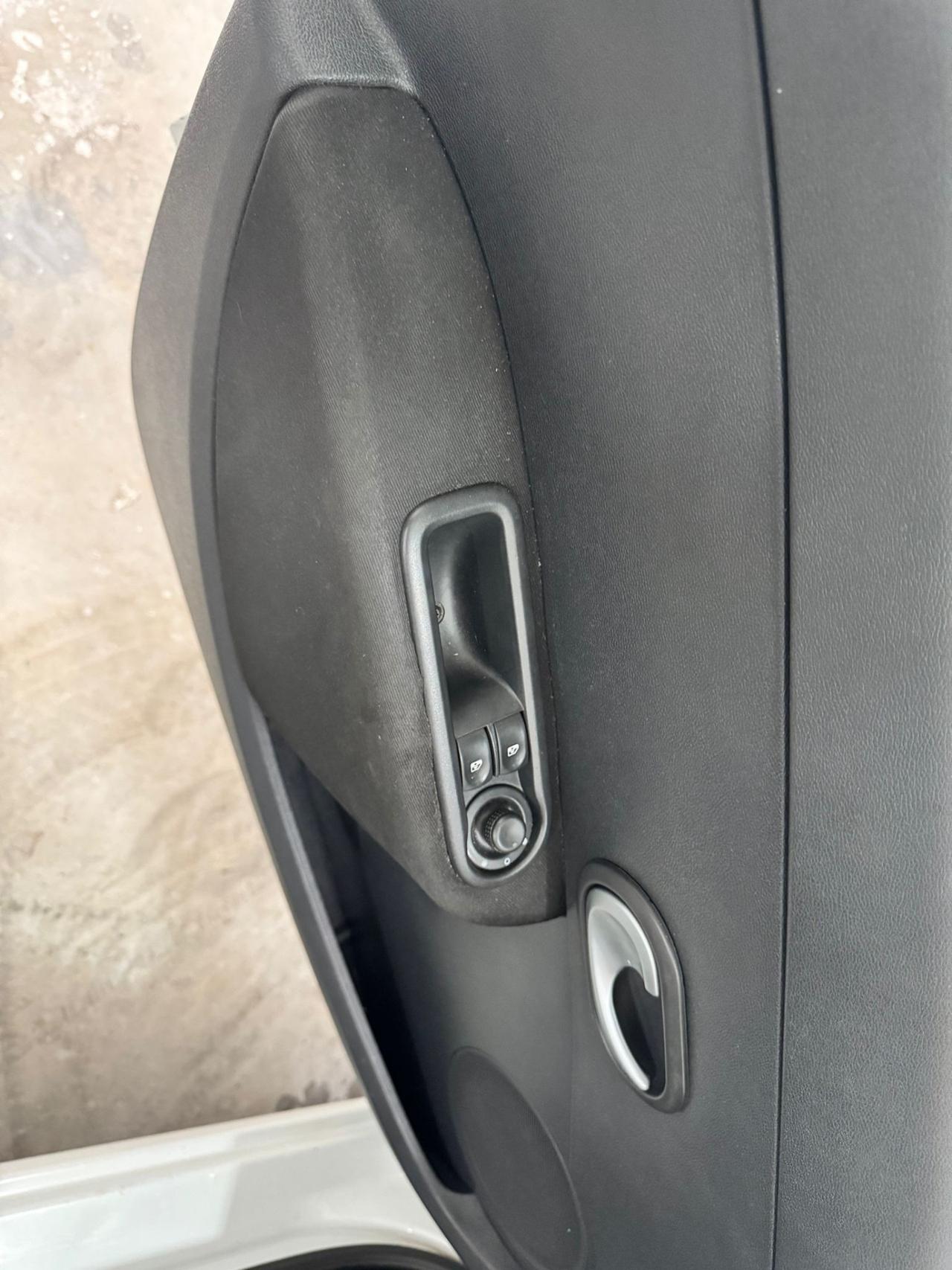 Renault Clio 1.2 5 porte GPL RINNOVATO