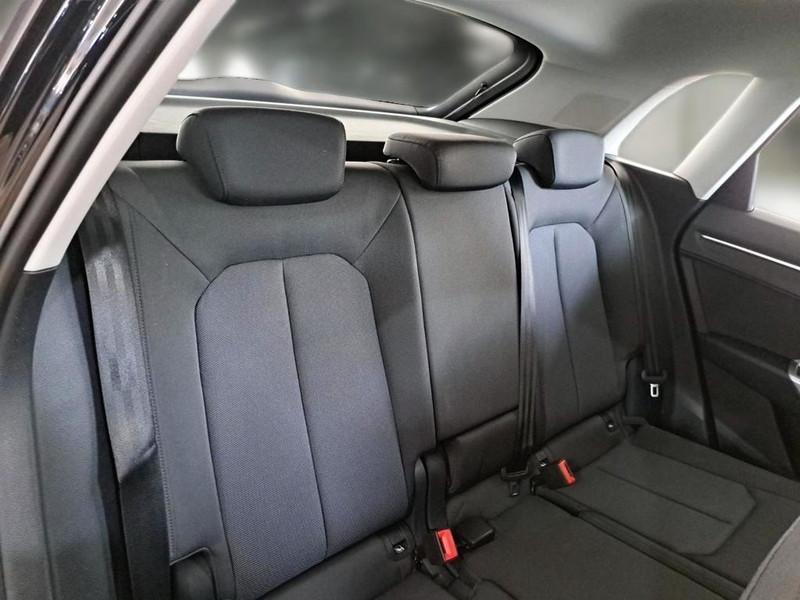 AUDI Q3 40 TDI quattro S tronic Business