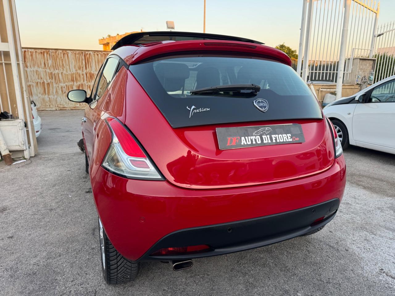 Lancia Ypsilon 1.3 MJT 95CV Platinum TETTO