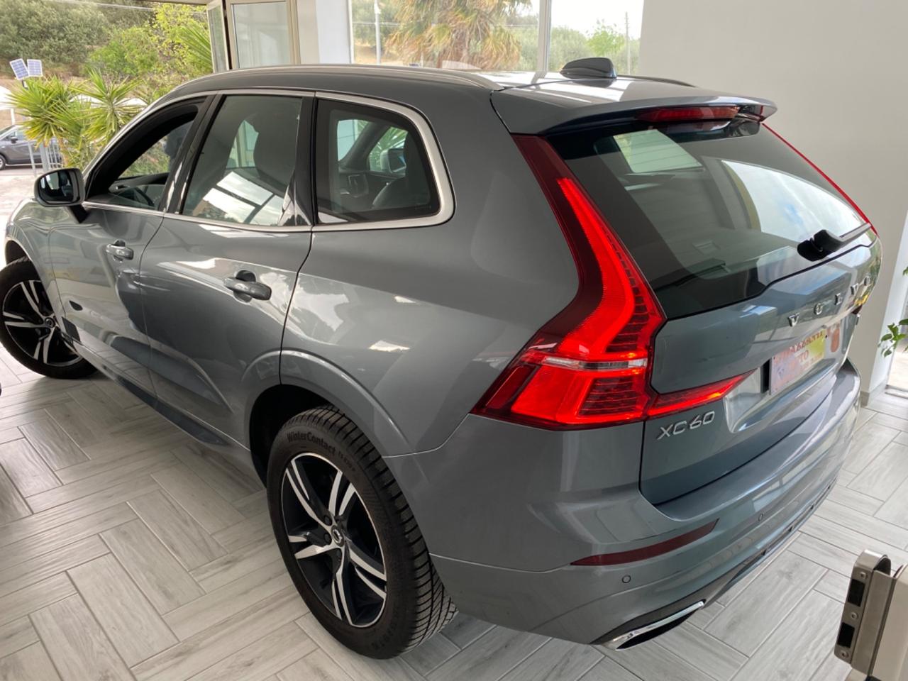 Volvo XC60 D4 190cv AWD R-design R19/FULL LED2020