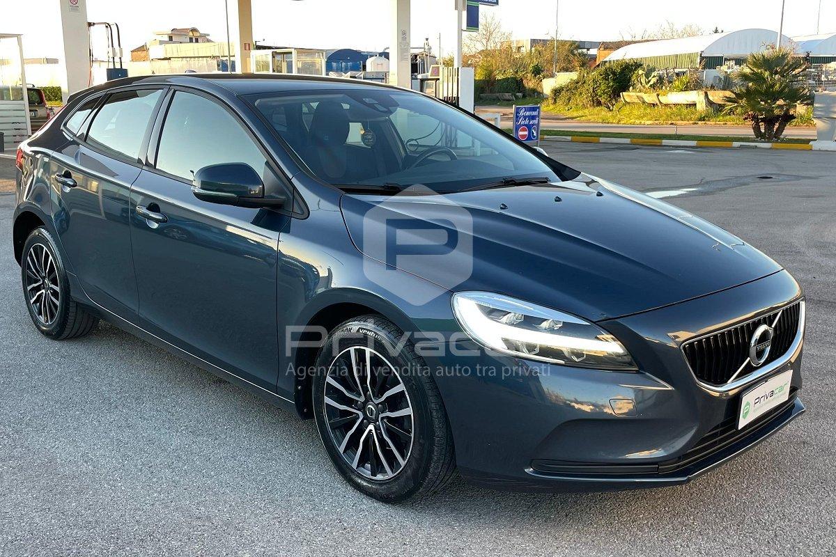 VOLVO V40 D2 Momentum