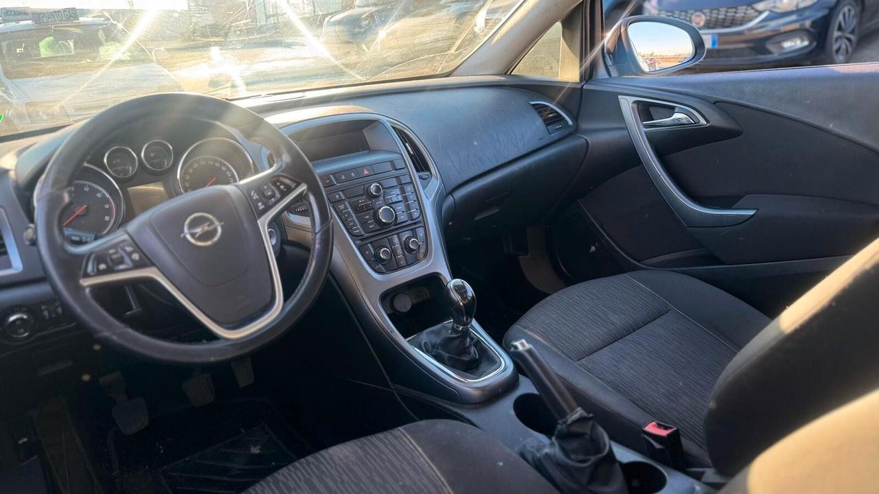 Opel Astra SW 1.4B/GPL 2013