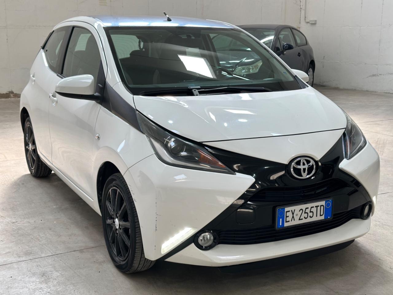 Toyota Aygo 1.0 VVT-i 69 CV 5 porte x-cite