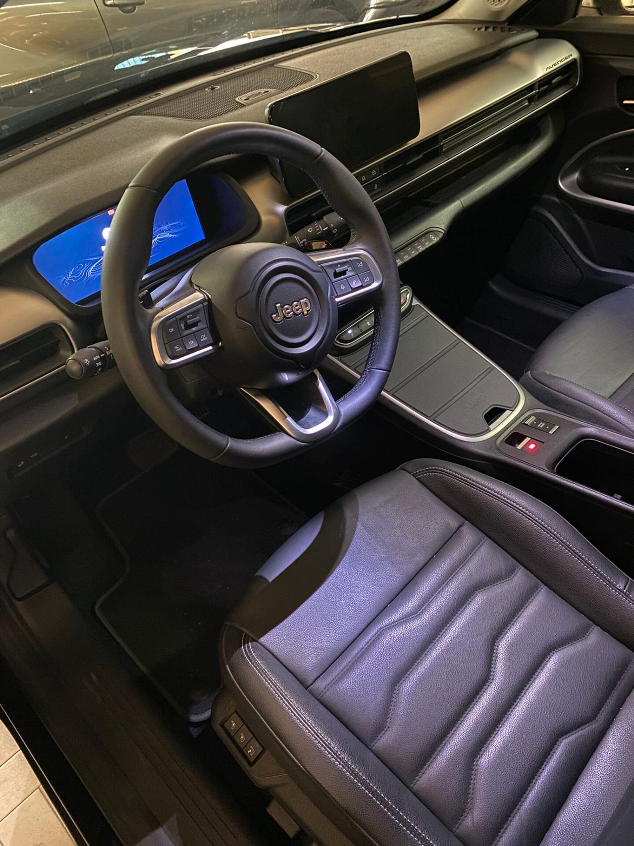 Jeep Avenger 1.2 Turbo 100 CV MHEV Summit