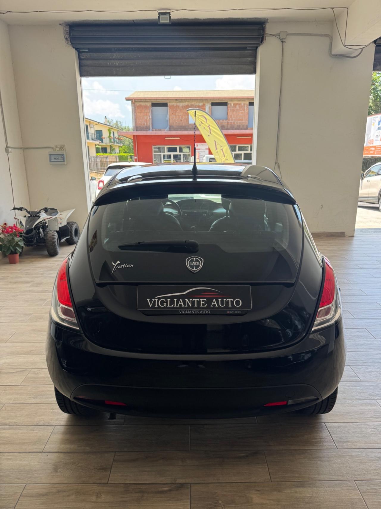 Lancia Ypsilon 1.2 69 CV 5 porte S&S Platinum