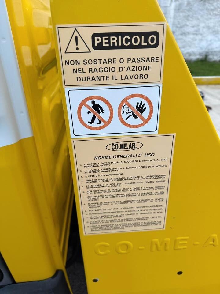 Iveco DAILY CARROATTREZZI SCARRABILE COMEAR