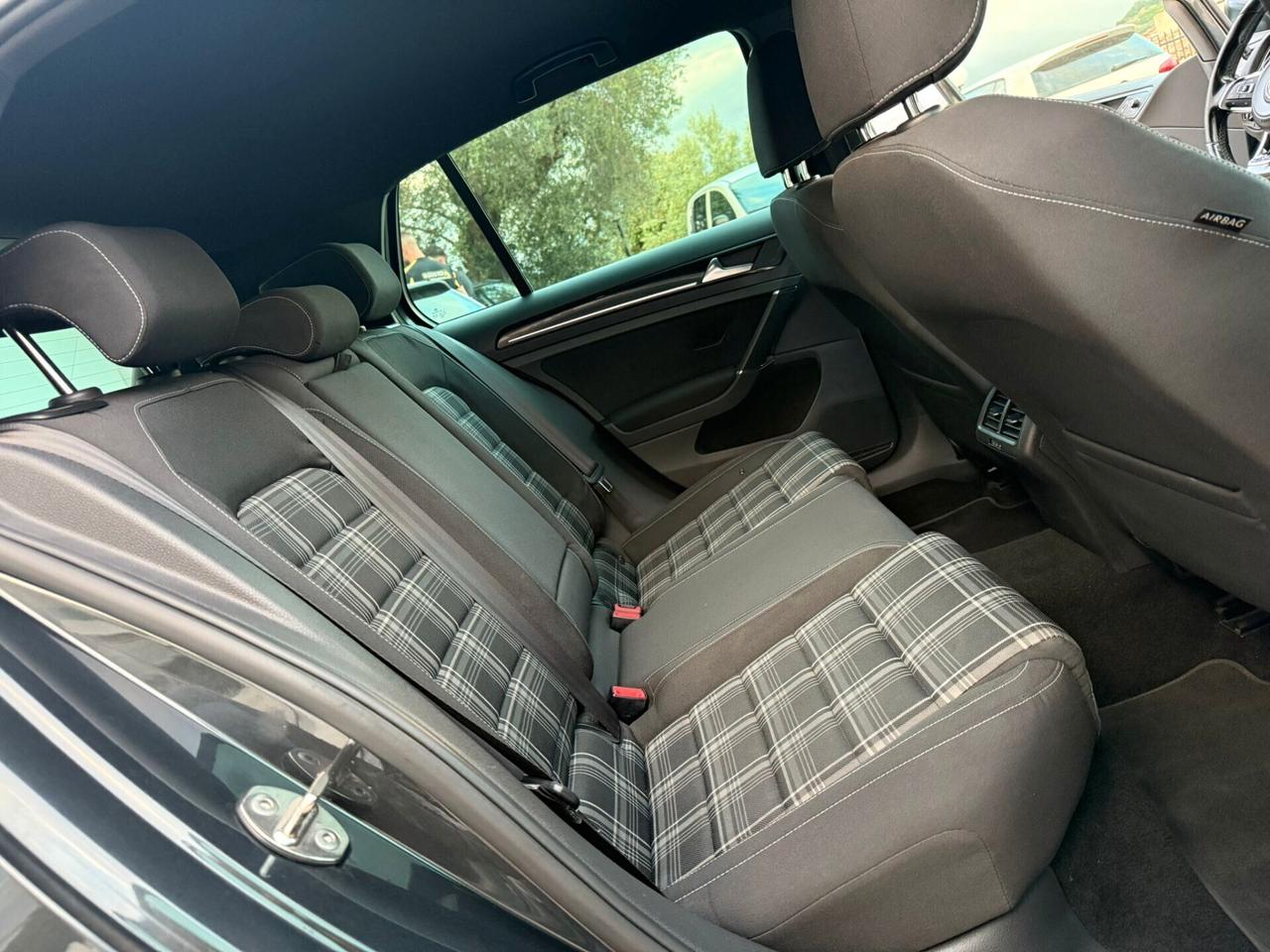 Volkswagen Golf 7 GTD DSG 2.0 Tdi 184Cv
