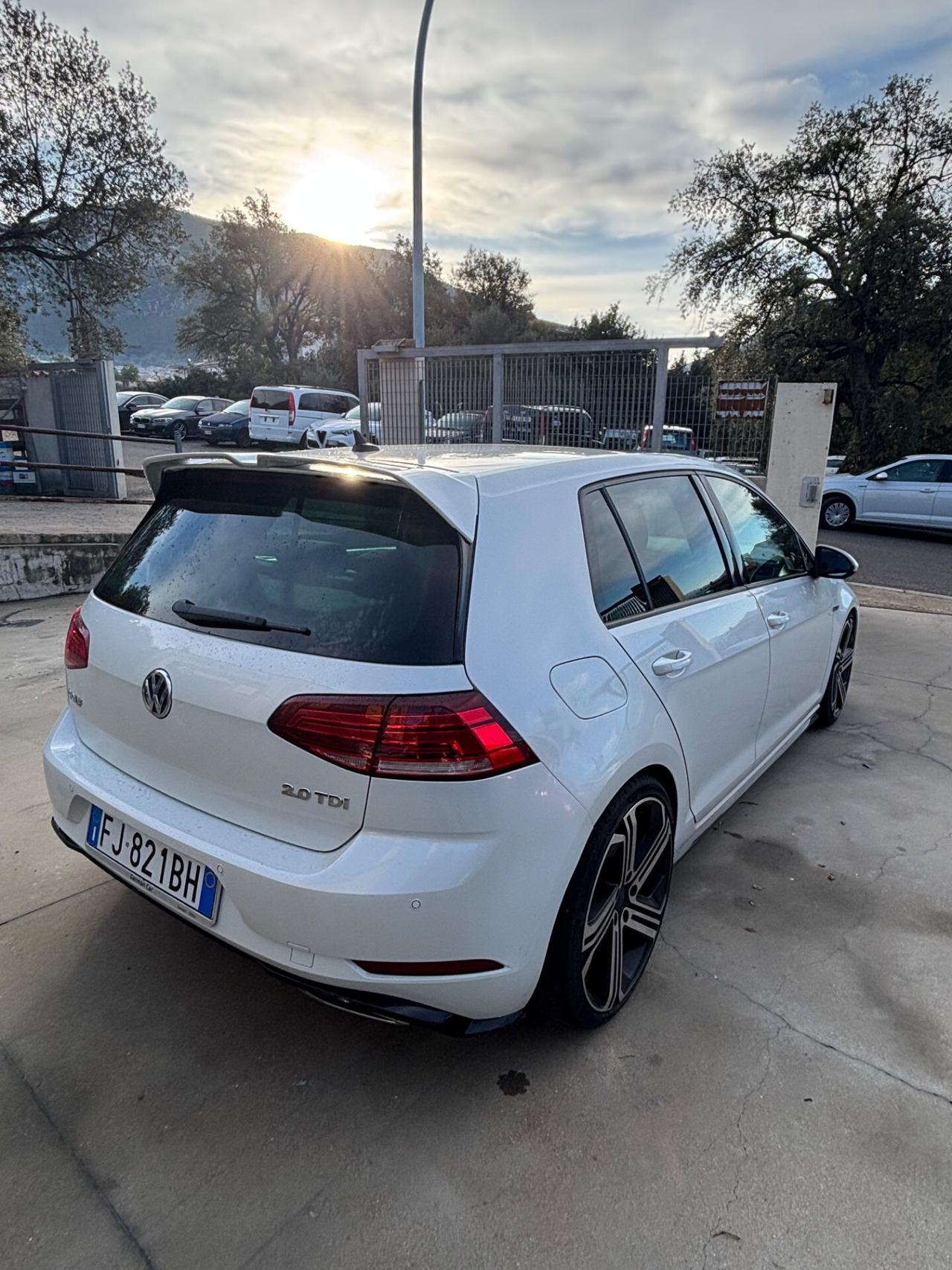 Volkswagen Golf 2.0 TDI 5p. R Line