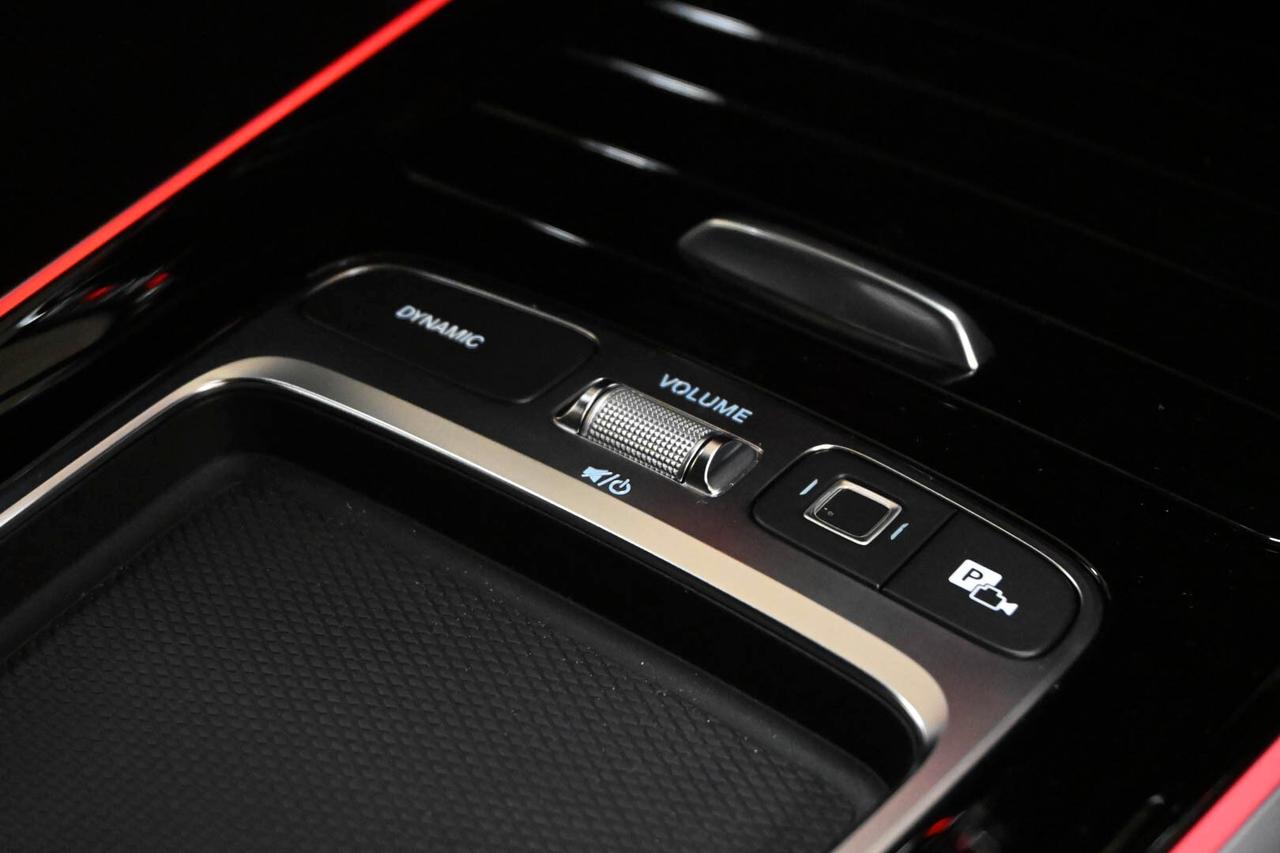 MERCEDES GLA (H247) GLA 200 d Automati...