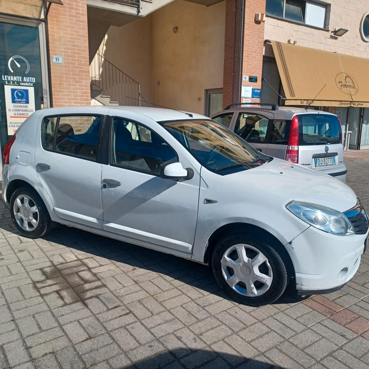 153.628KM ECONOMICA GPL DI FABBRICA SANDERO 1.4