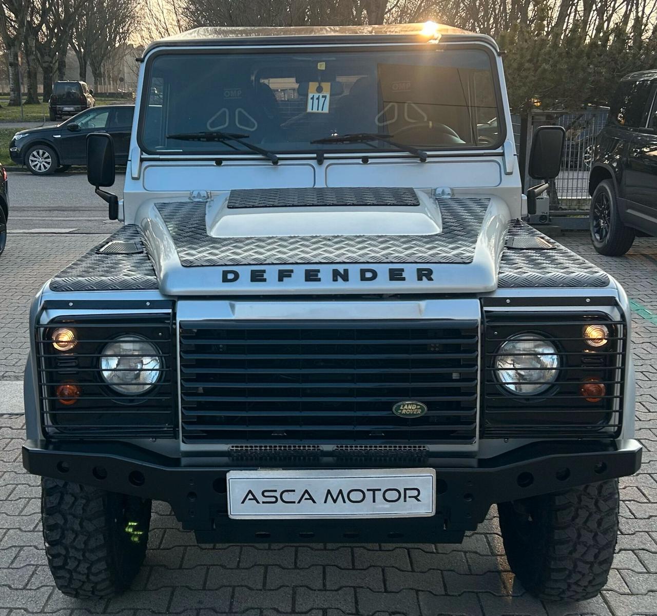 Land Rover Defender 90 2.4 TD4 Station Wagon S