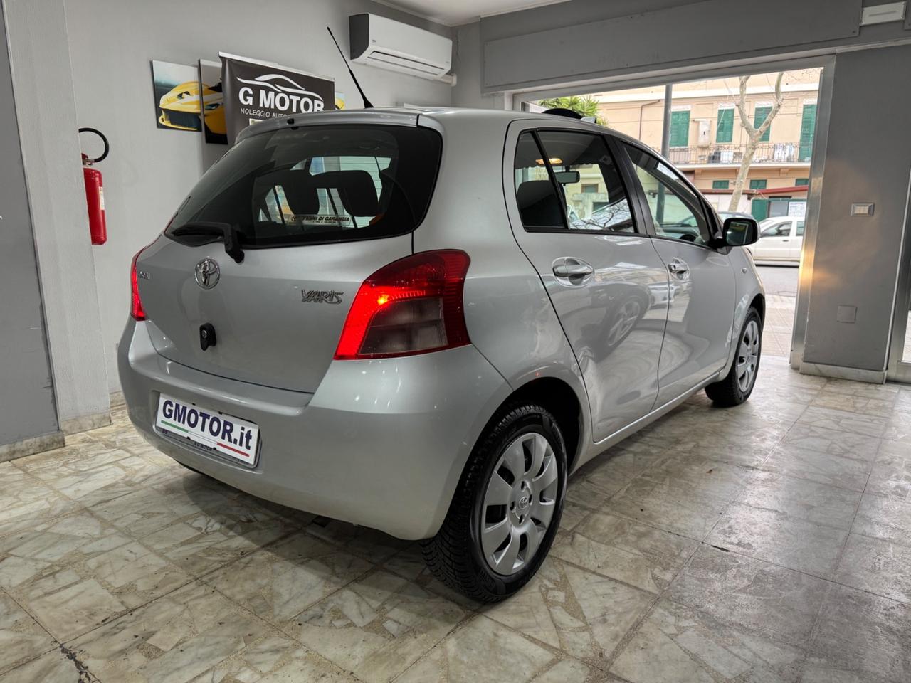 Toyota Yaris 1.0 benzina 5 porte Sol