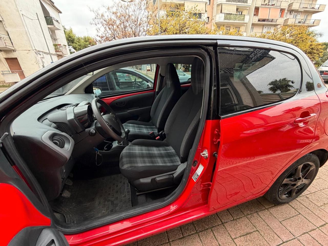 Peugeot 108 5 porte Allure 16.000KM