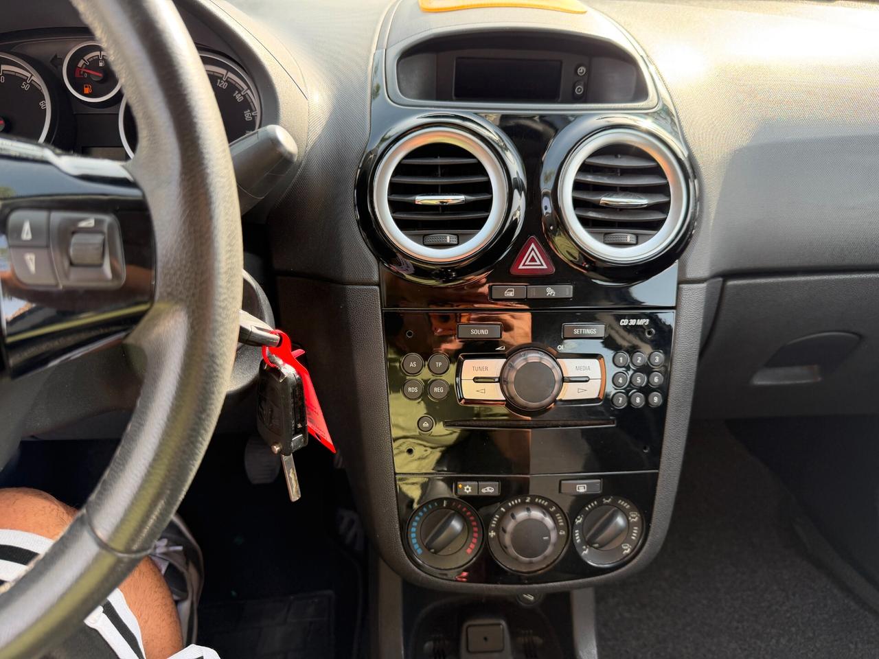 OPEL CORSA 2014 1.2 BENZINA 85 CV