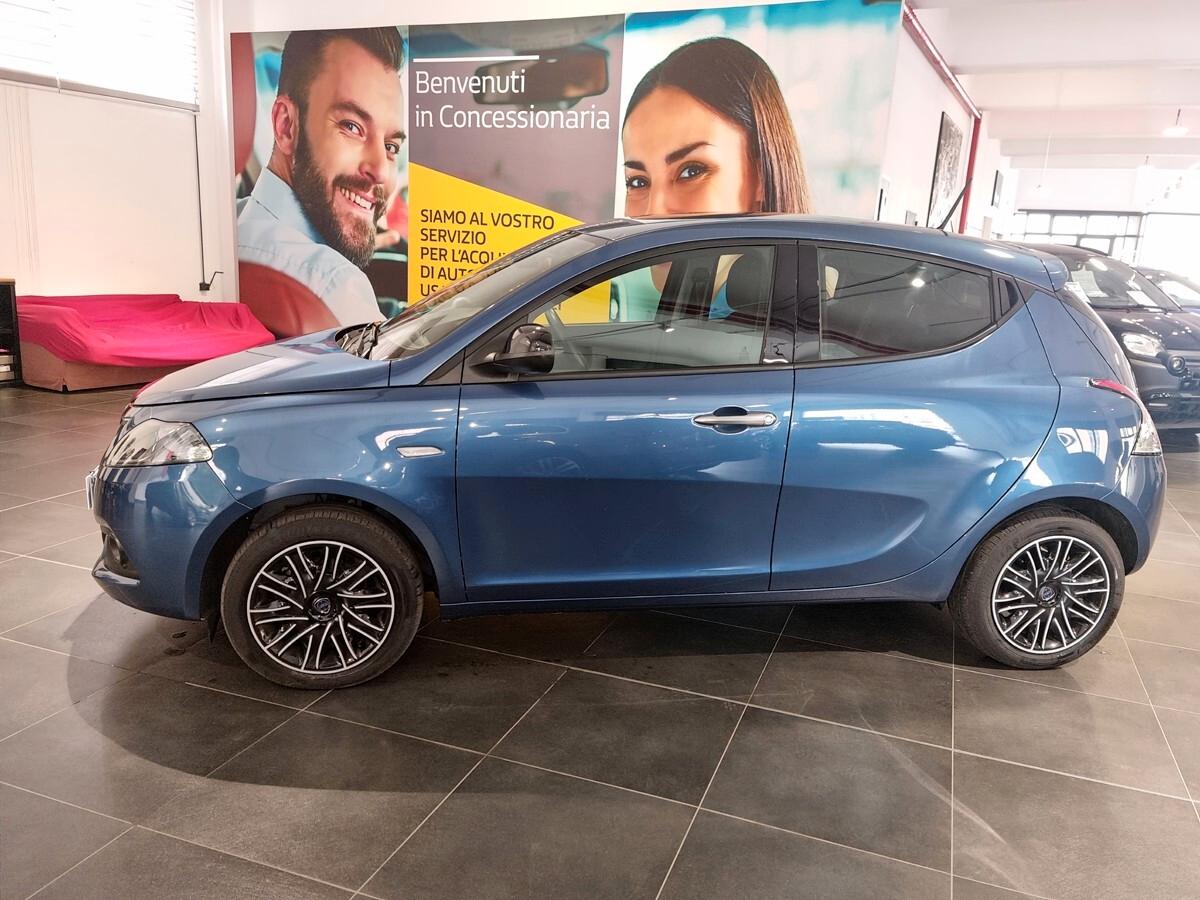 Lancia Ypsilon Ecochic Gold 1.0 Hybrid AZIENDALE