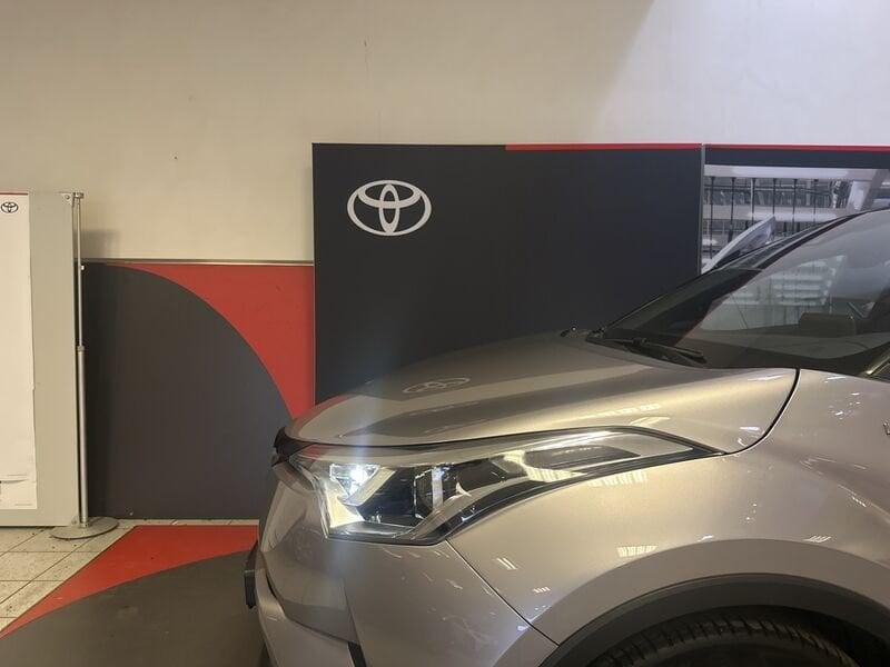 Toyota C-HR 1.8 Hybrid E-CVT Dynamic