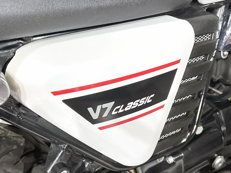 Moto Guzzi V7 Classic 750