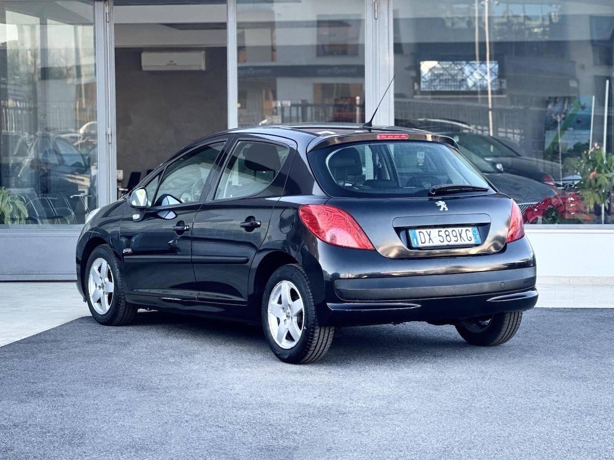 Peugeot 207 1.4 Diesel 70CV 33000 km Neo - 2009