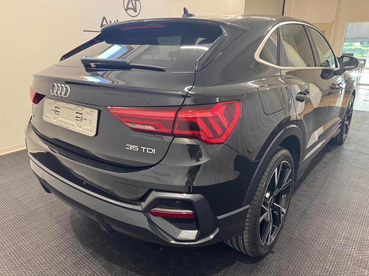 Audi Q3 SPB 35 TDI S tronic Business Advanced Plus