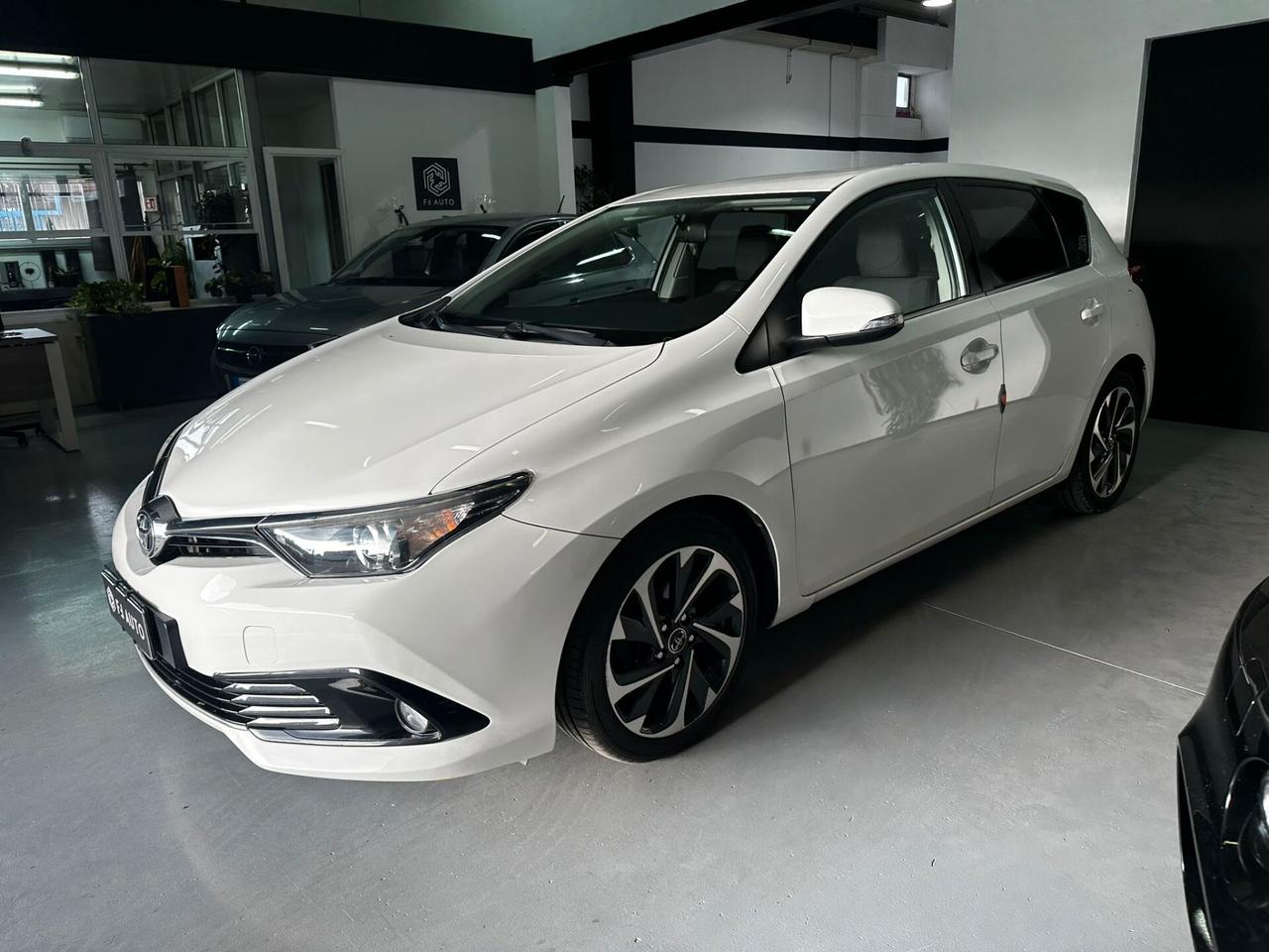 Toyota Auris 1.6 D-4D Lounge