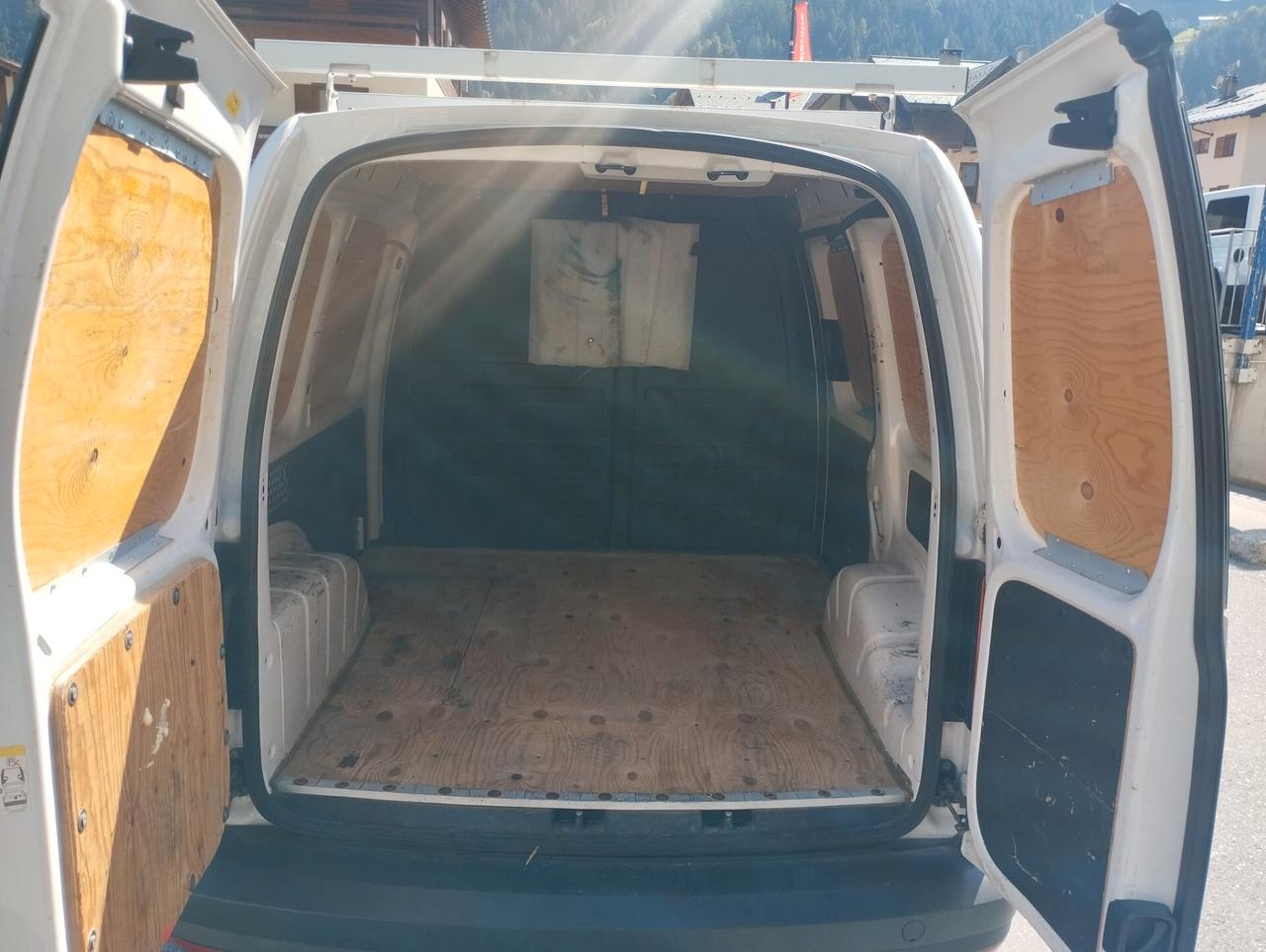 Volkswagen Caddy 2.0 TDI 122 CV 4Motion Furgone