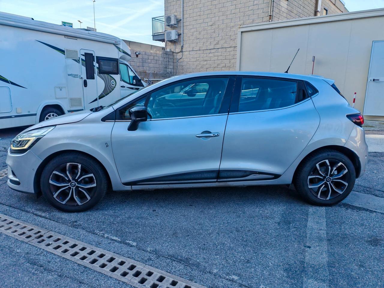 Renault Clio 5 porte Moschino top di gamma l'unico pro