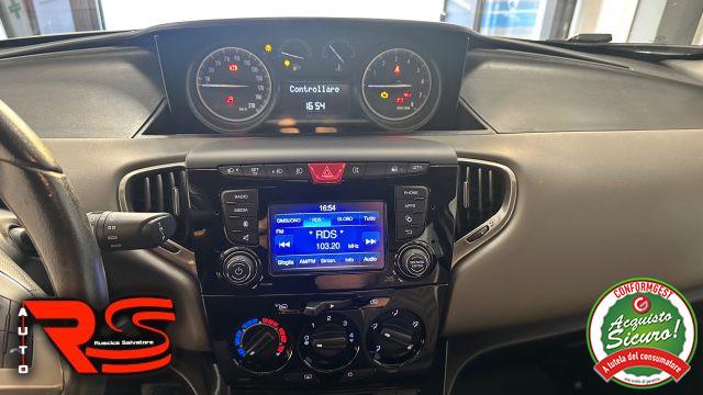 LANCIA Ypsilon 1.2 69 CV 5 porte Gold Adatta Neopatentati