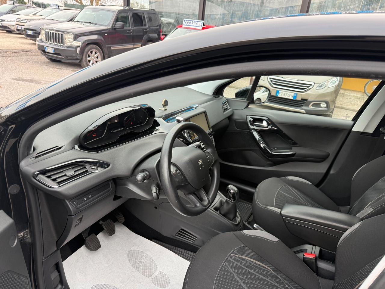 " UNA CHICCA " Peugeot 208 1.6 e-HDi 92 CV Allure