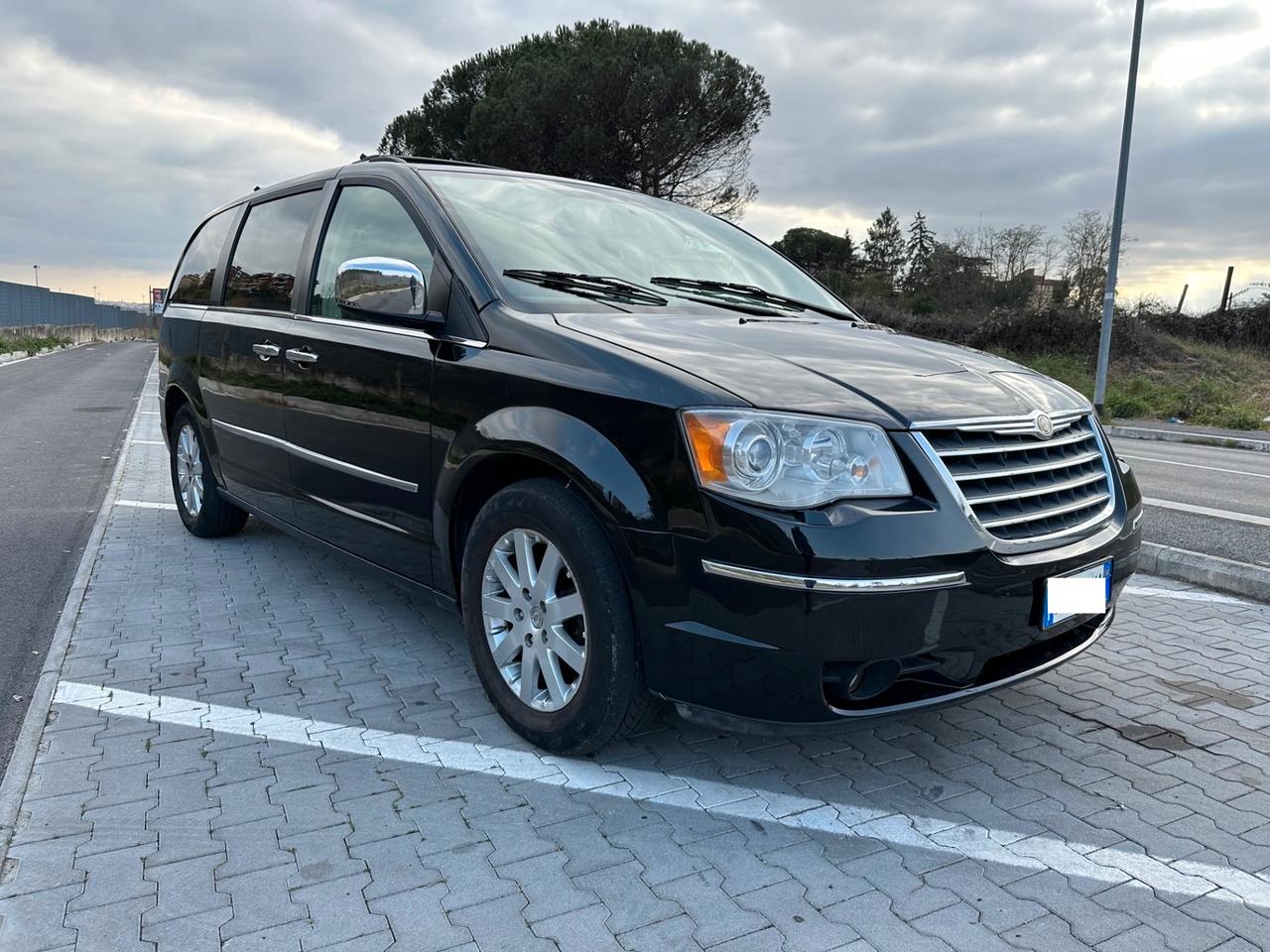 Chrysler Voyager Grand Voyager 2.8cc 160cv Limited automatica pelle navi full