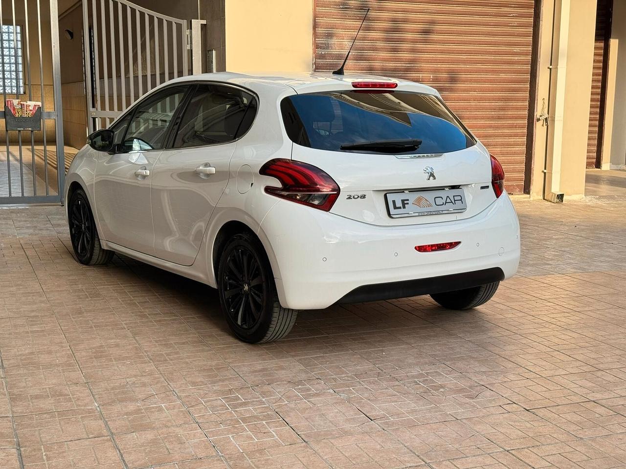 Peugeot 208 PureTech 82 cv 5 porte Allure