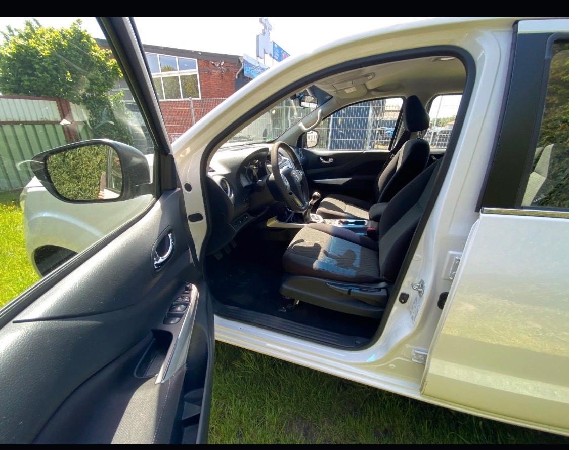 Nissan Navara 2.3 dCi 190 CV 4WD Double Cab N-Connecta