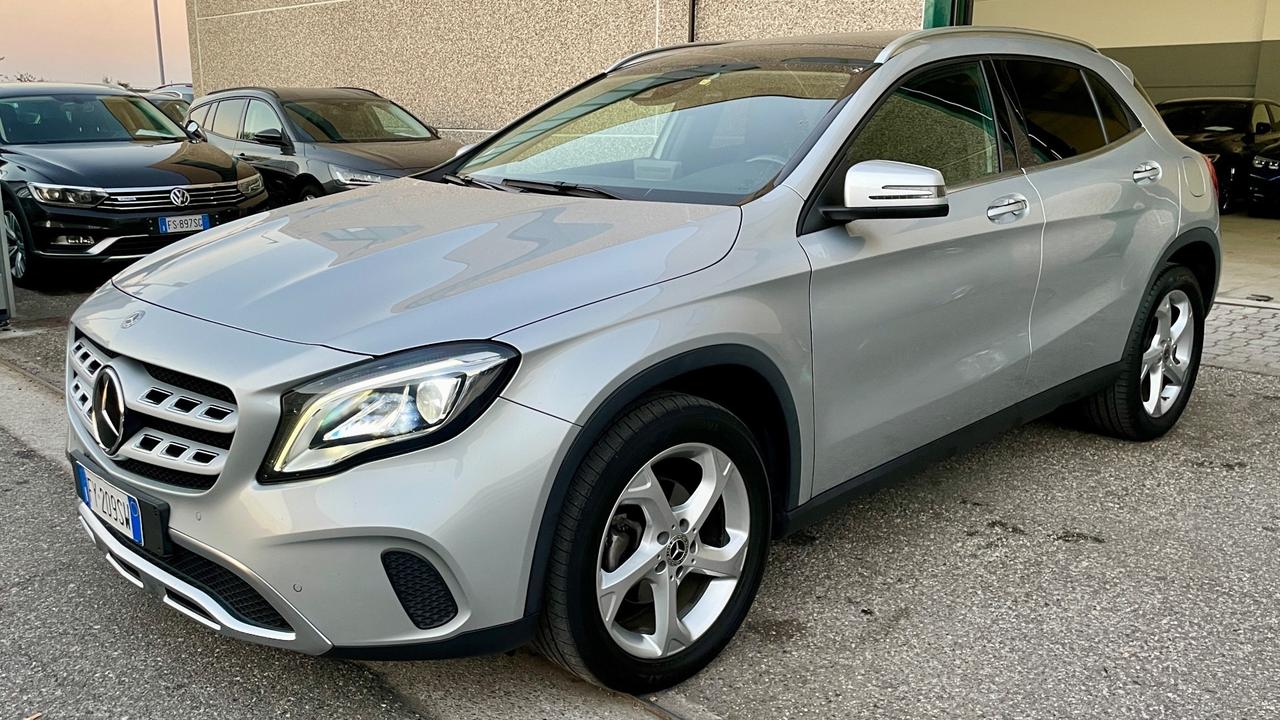 MERCEDES-BENZ GLA 180 1.6 PREMIUM 122CV - FULL LED, PELLE, TETTO, NEOPATENTATI