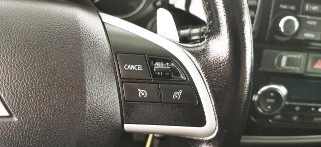 MITSUBISHI Outlander 2.2 DI-D 4WD Instyle 5p.
