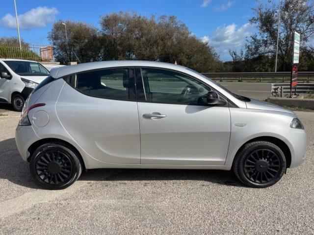 LANCIA Ypsilon 1.0 5 porte