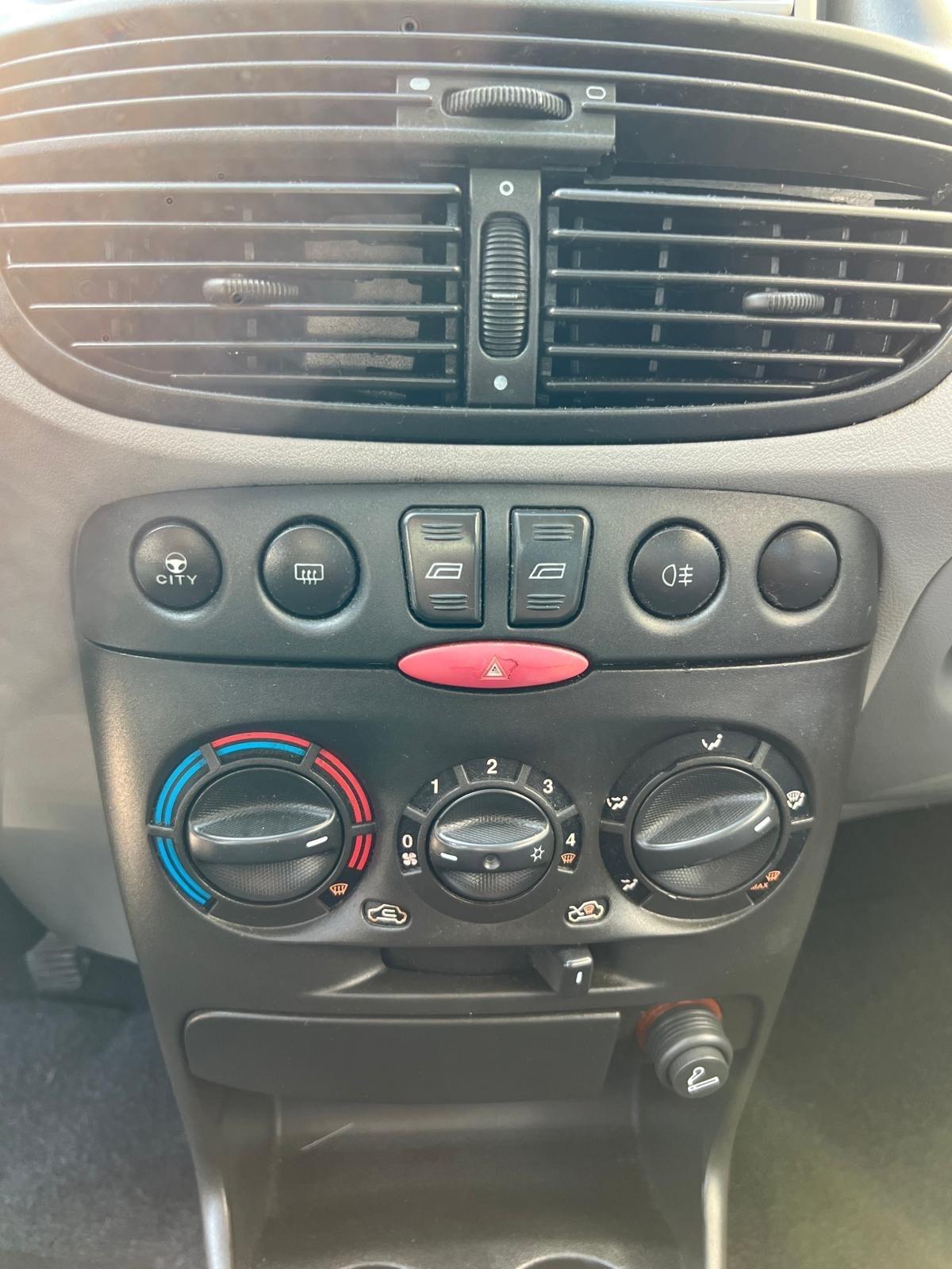 Fiat Punto 1.2- 3 porte - GPL -Neopatentati