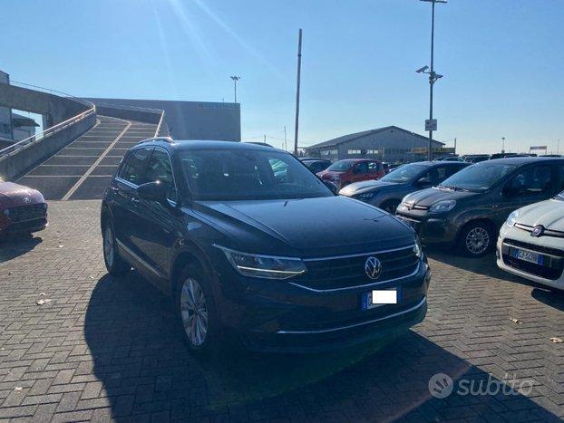 VOLKSWAGEN Tiguan 2.0 TDI 150 CV SCR DSG Life