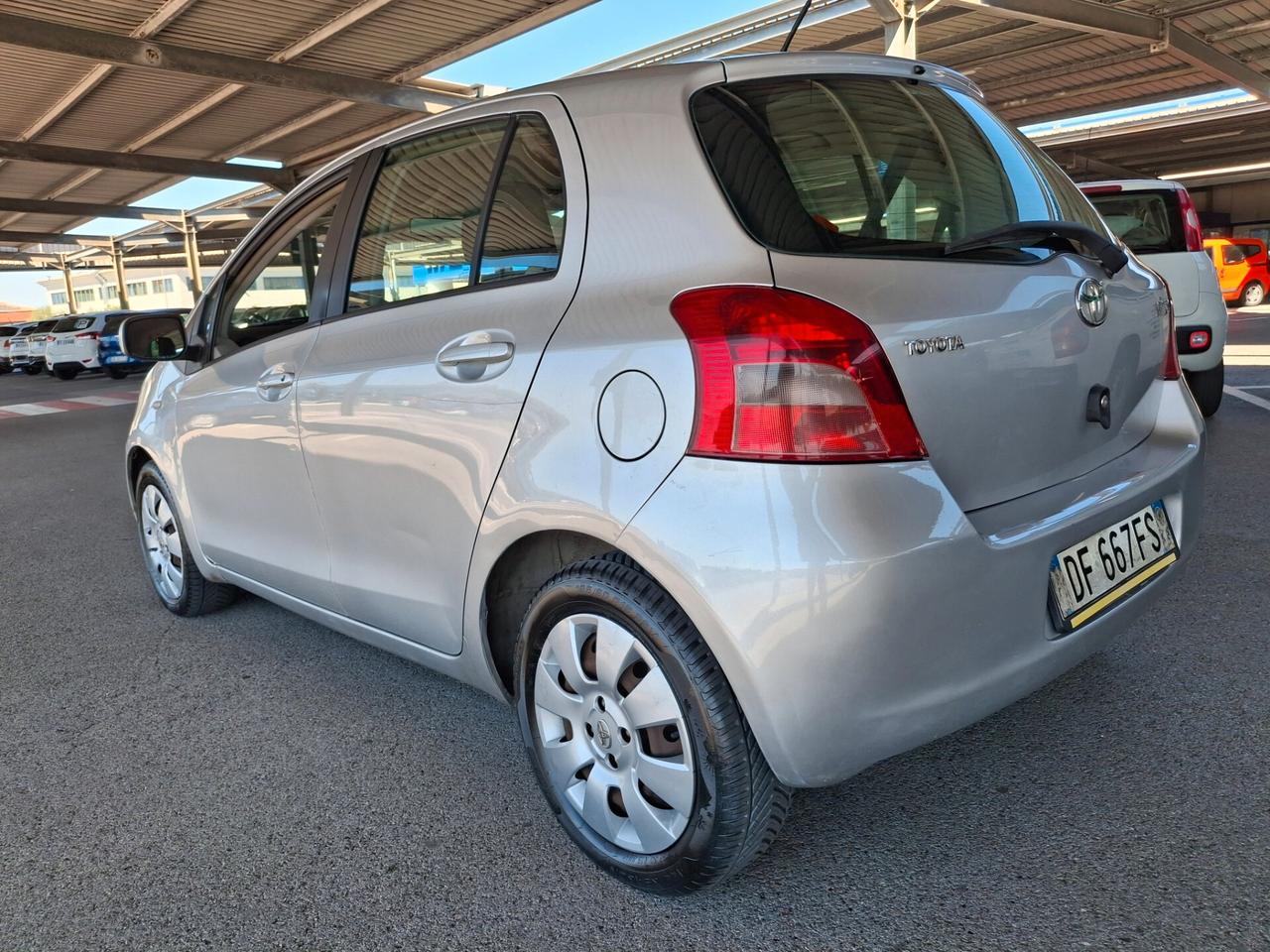 Toyota Yaris 1.3 5 porte Sol-BENZINA-