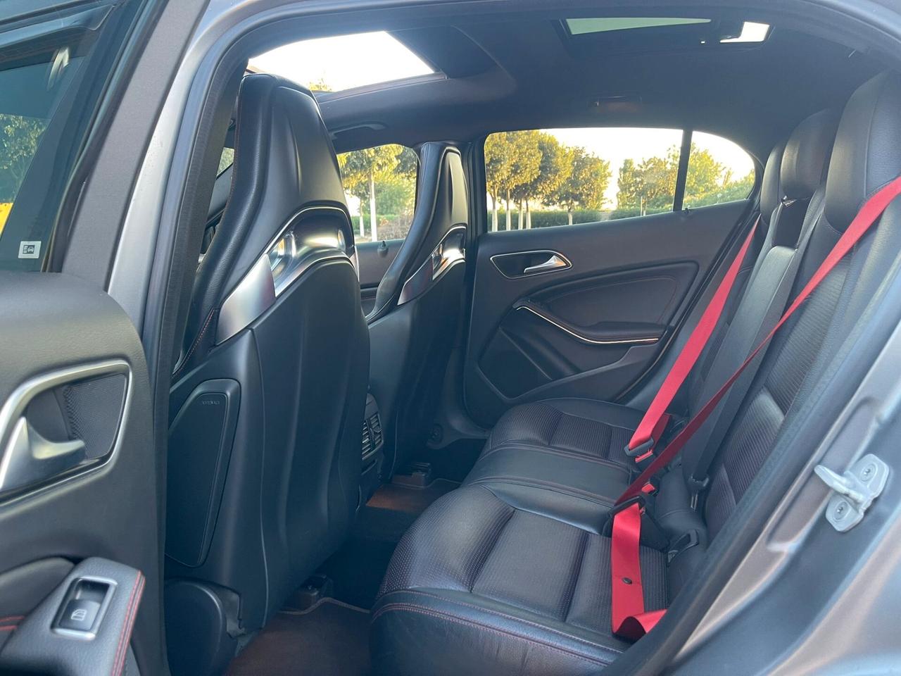 Mercedes benz GLA 45 AMG 4Matic Performance AMG