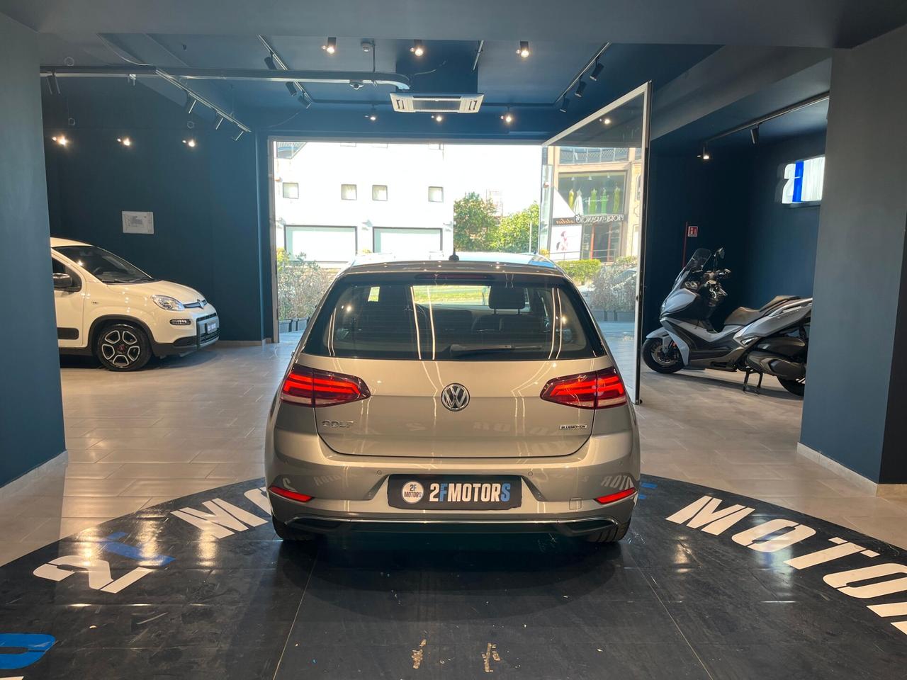 Volkswagen Golf VII 1.5 TGI 5p. Trendline BlueMotion Technology