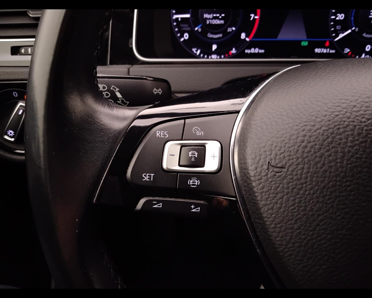 VOLKSWAGEN Golf VII 2017 5p - Golf 5p 1.5 tsi Executive 130cv dsg