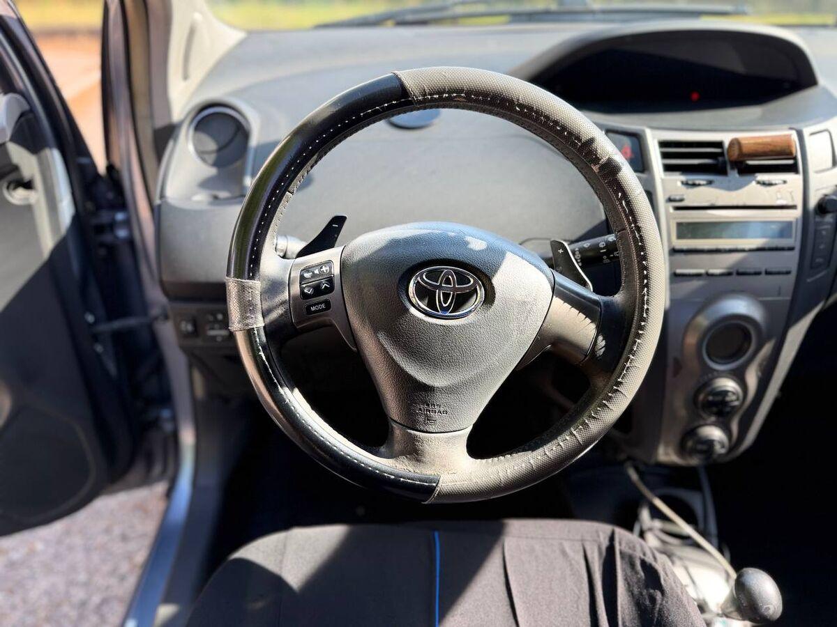 Toyota Yaris 3 Porte Yaris 1.3 (dual) Sol c Vsc+Trc 3p m-mt