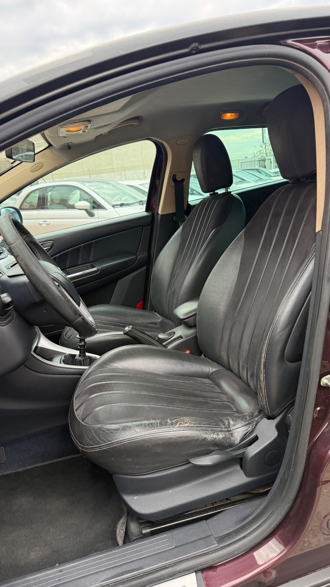 Lancia Delta 1.6 MJT DPF Platino