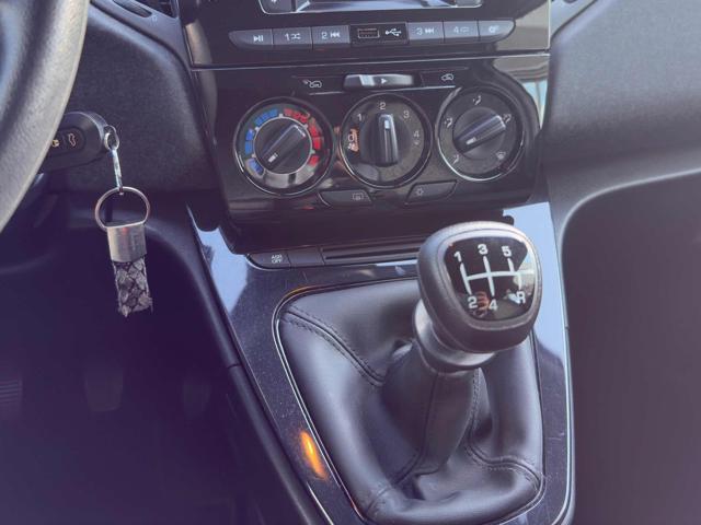 LANCIA Ypsilon 1.2 69 CV 5 porte Platinum