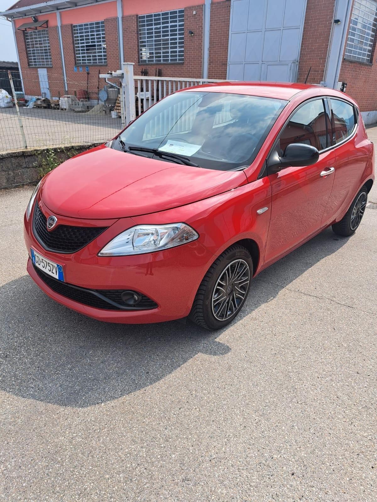Lancia Ypsilon 1.0 FireFly 5 porte S&S Hybrid Ecochic Gold NESSUN VINCOLO DI FINANZIAMENTO