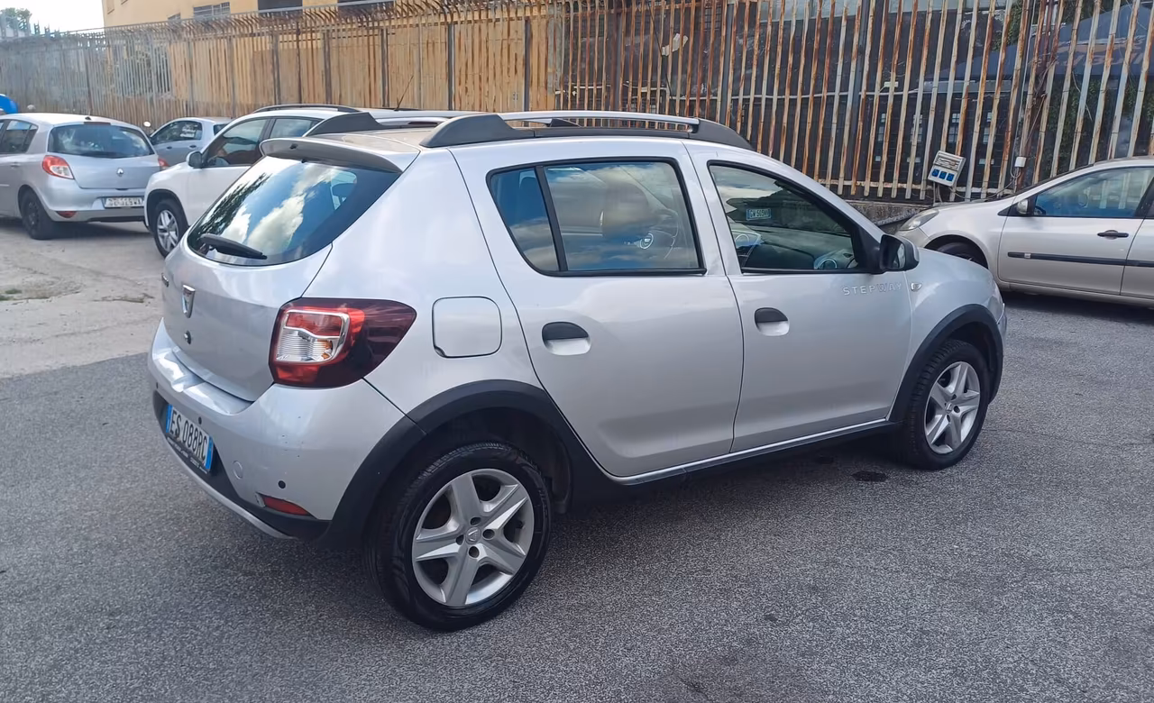 Dacia Sandero Stepway 1.5 dCi 8V 90CV motore revisionato.