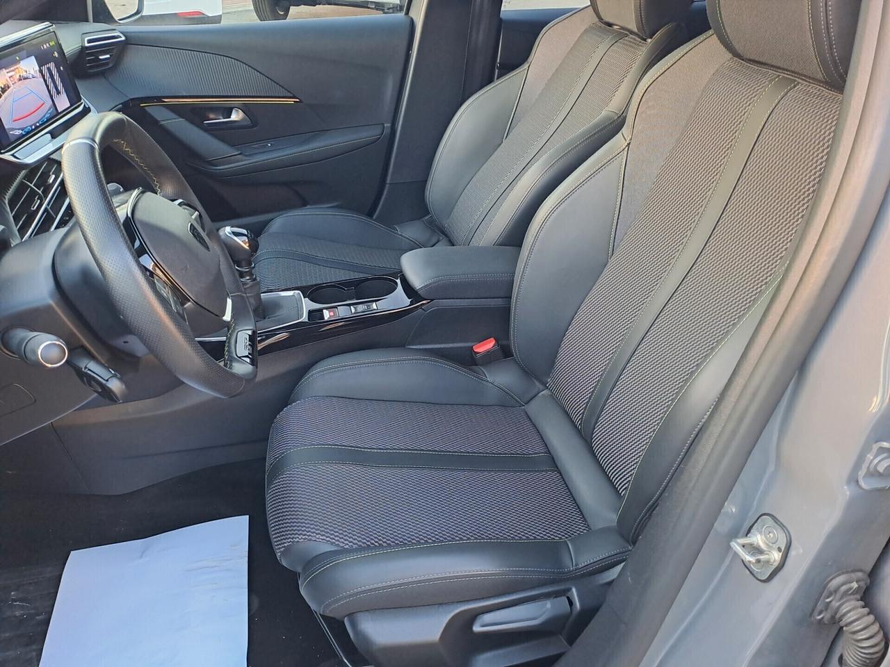 Peugeot 208 1.2 PureTech 100cv GT- 23848 km