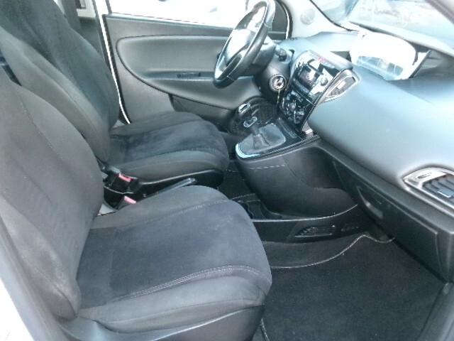 Lancia Ypsilon 0.9 TwinAir 85 CV 5 porte Metano Ecochic Gold